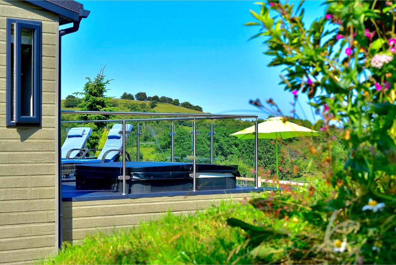 Arbennig Luxury Lodges Mold Exterior foto